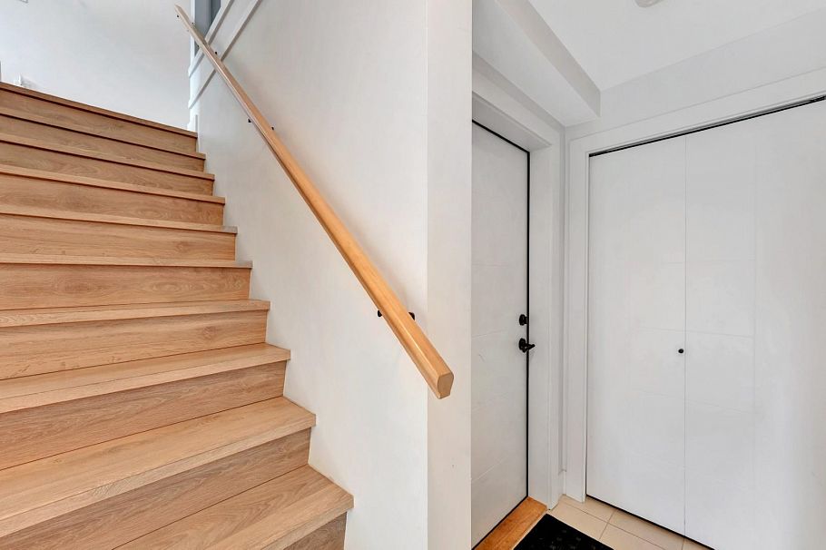 3 752 E 3rd Street North Vancouver, BC - 9