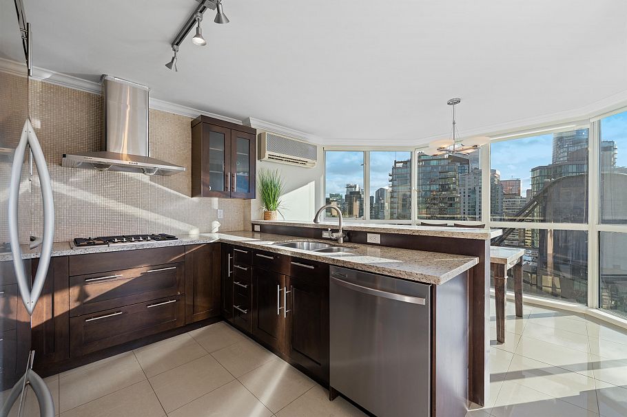 2303 1415 W Georgia Street Vancouver, BC - 9