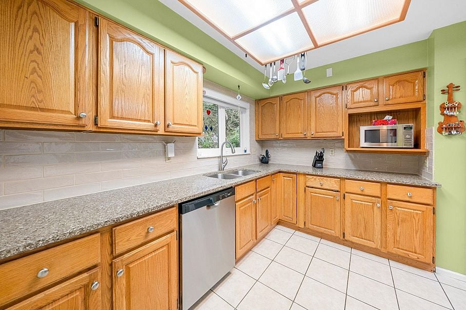 479 E 29th Street North Vancouver, BC - 5