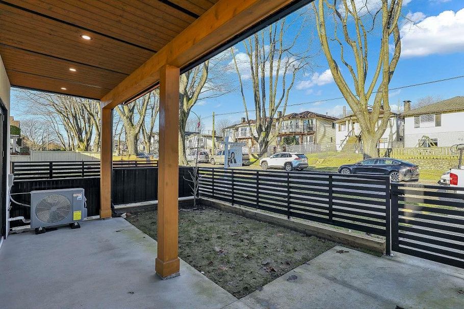 1 3558 Turner Street Vancouver, BC - 6