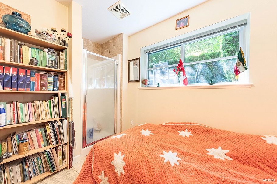 15 3150 Sunnyhurst Road North Vancouver, BC - 29