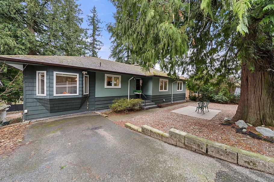 479 E 29th Street North Vancouver, BC - 37