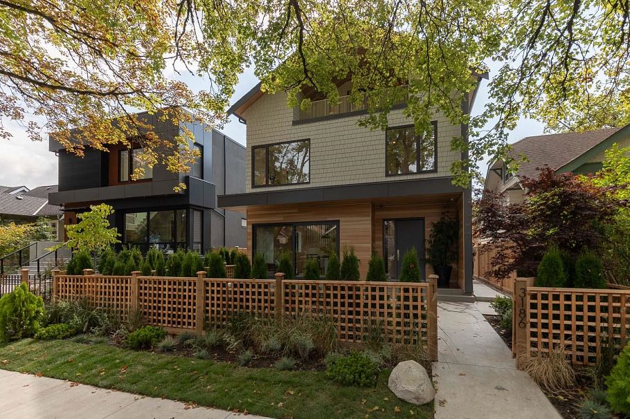 1 3186 W 11th Avenue Vancouver, BC - 1