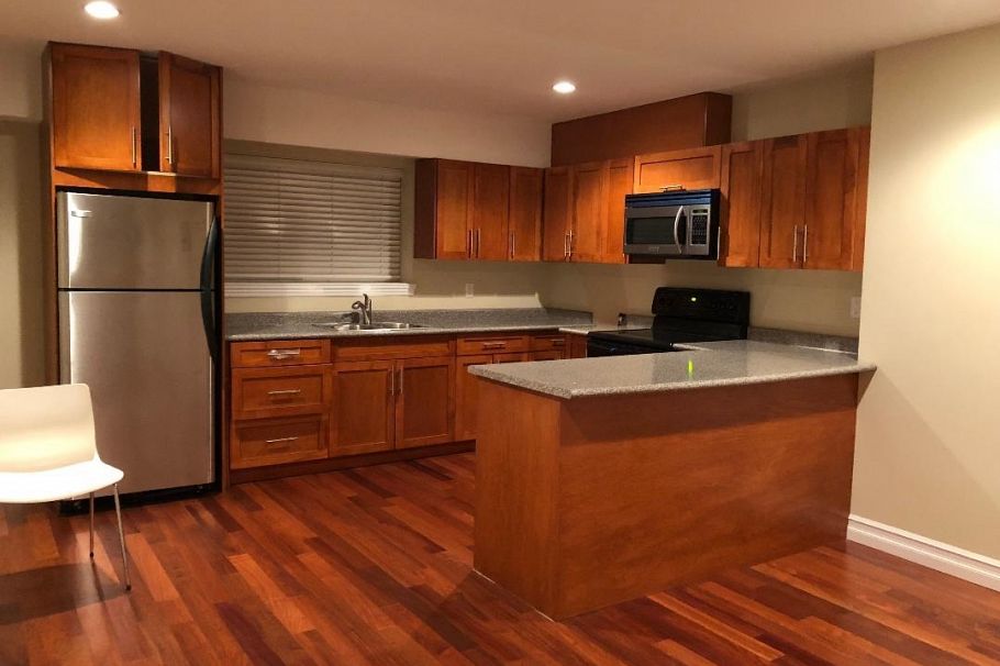 208 EAST 24 STREET, North Vancouver BC V7L 3E7 North Vancouver, BC - 3