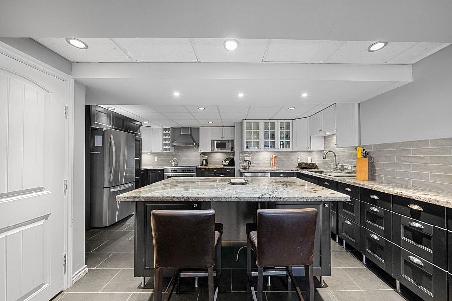 479 E 29th Street North Vancouver, BC - 23