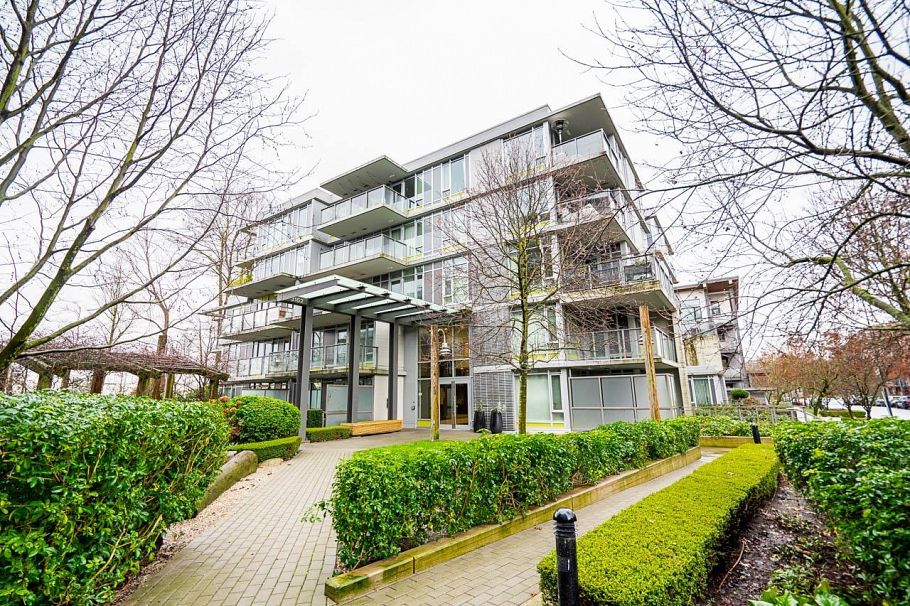 207 3162 Riverwalk Avenue Vancouver, BC - 3