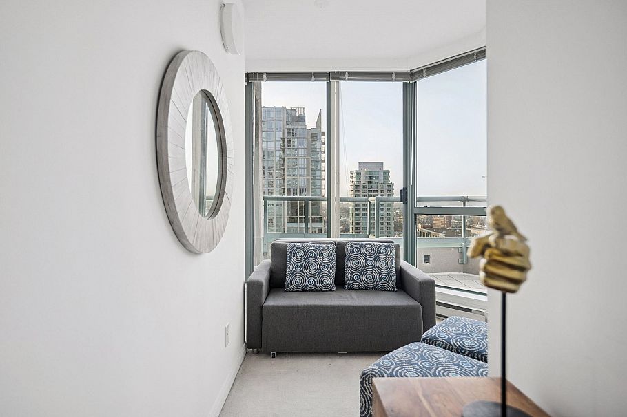 PH 3-4 1383 Howe Street Vancouver, BC - 21