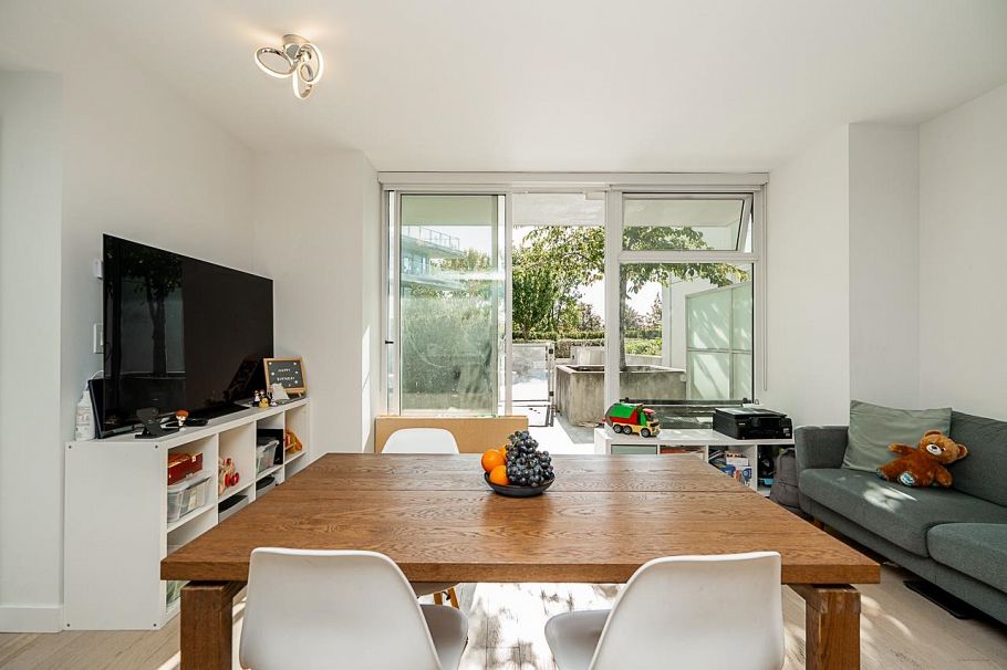 301 4638 Gladstone Street Vancouver, BC - 6