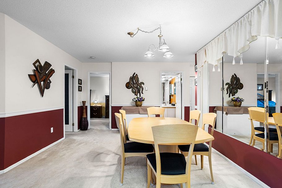 301 106 W Kings Road North Vancouver, BC - 10