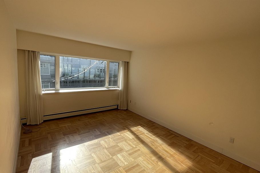 304 2430 Point Grey Road Vancouver, BC - 4