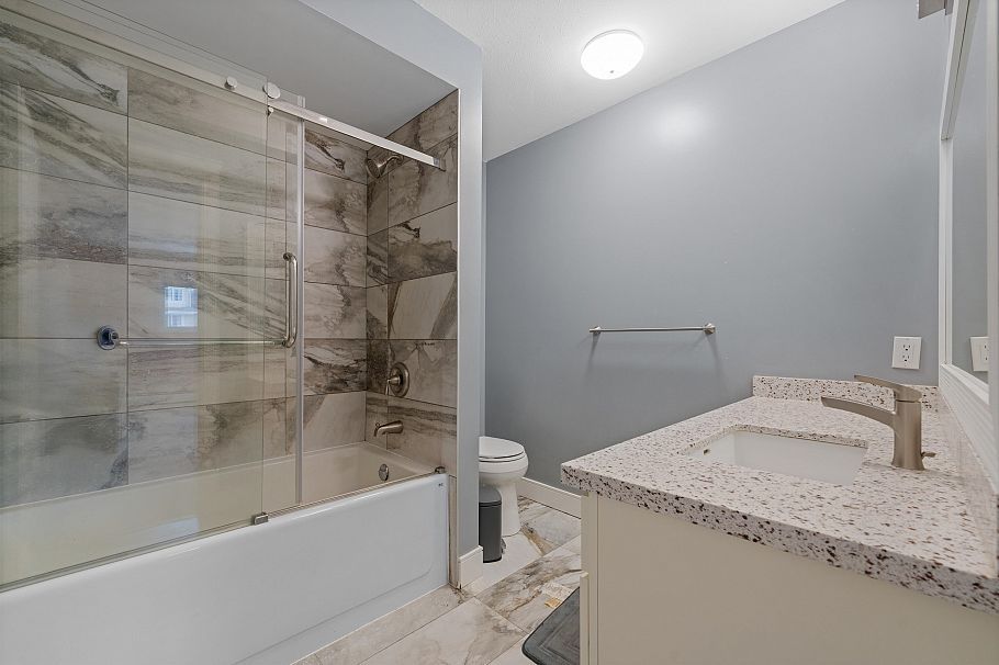 4053 W 38th Avenue Vancouver, BC - 30