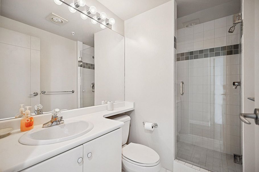 PH 3-4 1383 Howe Street Vancouver, BC - 22