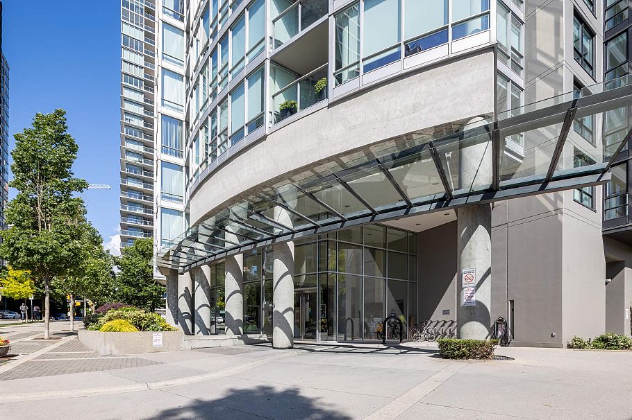 3601 1438 Richards Street Vancouver, BC - 2
