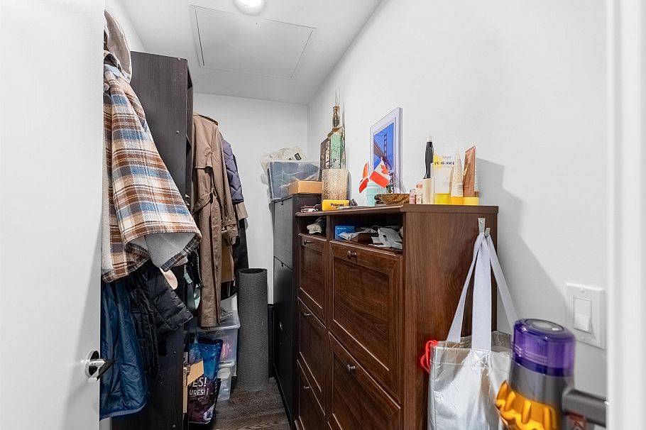 405 2666 Duke Street Vancouver, BC - 27