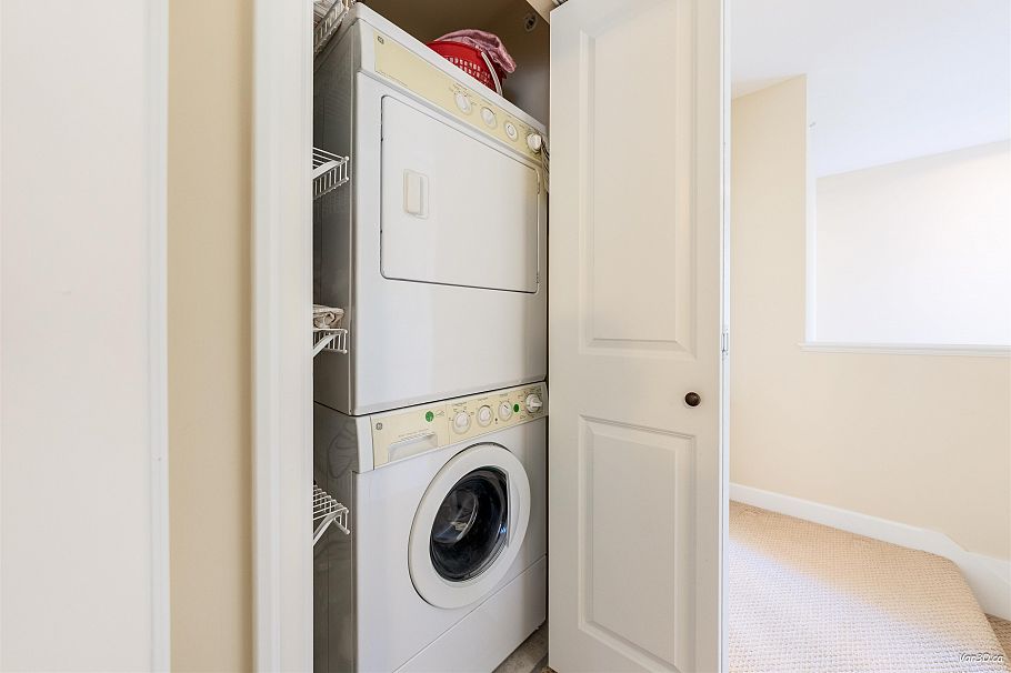 15 3150 Sunnyhurst Road North Vancouver, BC - 30