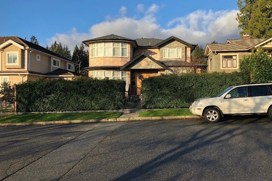 208 EAST 24 STREET, North Vancouver BC V7L 3E7 North Vancouver, BC - 1