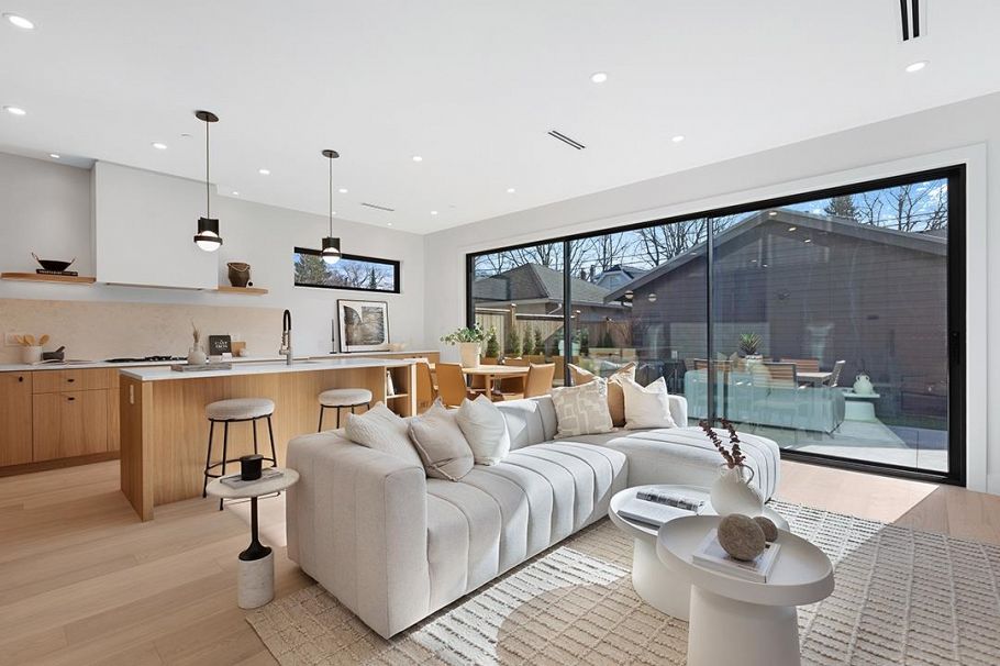 3742 Yukon Street Vancouver, BC - 5