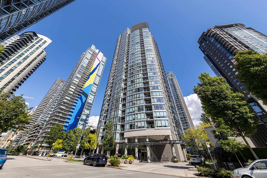 3601 1438 Richards Street Vancouver, BC - 1