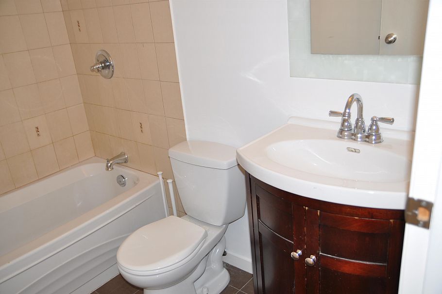 104 2255 Eton Street Vancouver, BC - 6