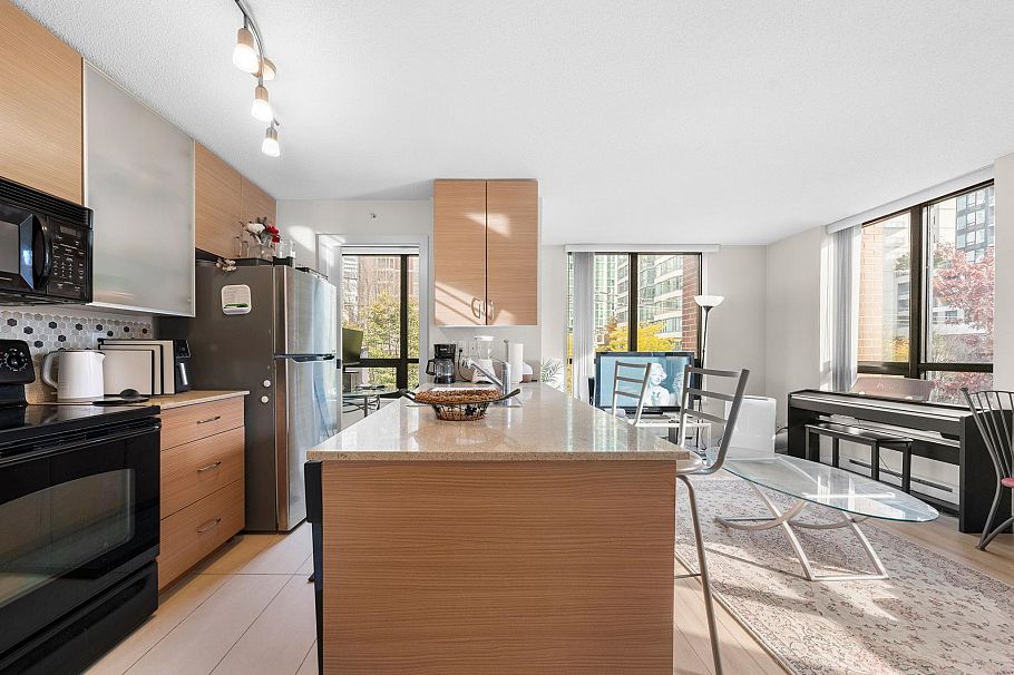 502 909 Mainland Street Vancouver, BC - 5