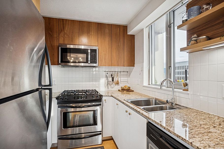 901 1030 W Broadway Vancouver, BC - 13