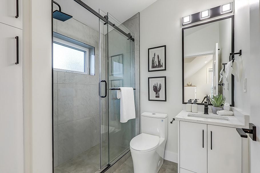 2 3695 E 26 Avenue Vancouver, BC - 33