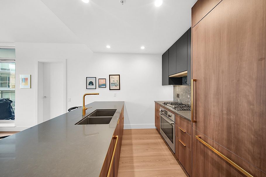 404 2375 Emery Court North Vancouver, BC - 5