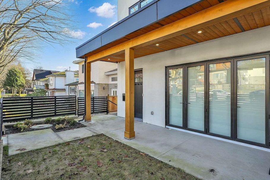 1 3558 Turner Street Vancouver, BC - 5