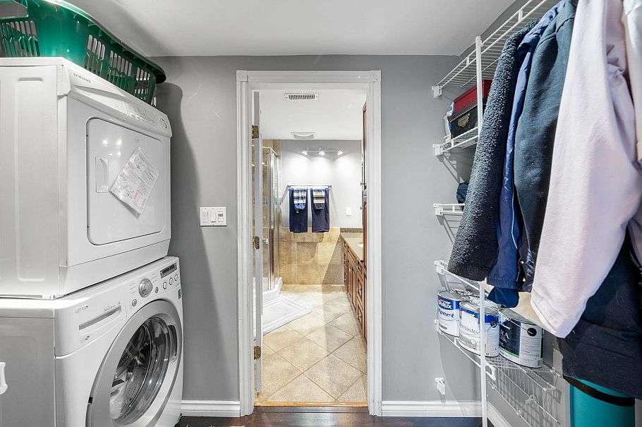 479 E 29th Street North Vancouver, BC - 30