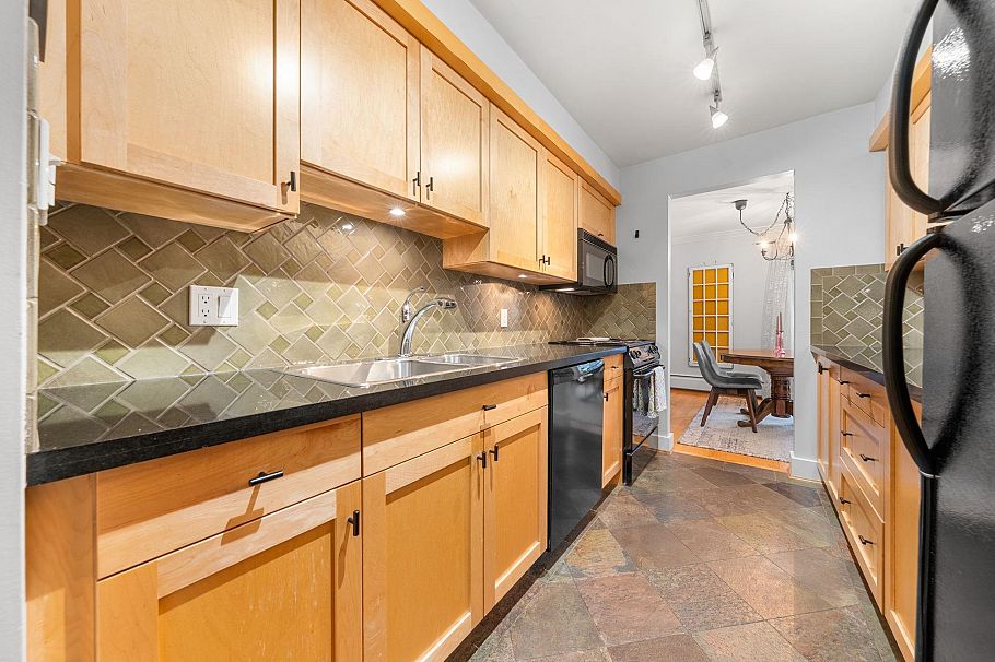 209 1720 W 12th Avenue Vancouver, BC - 16