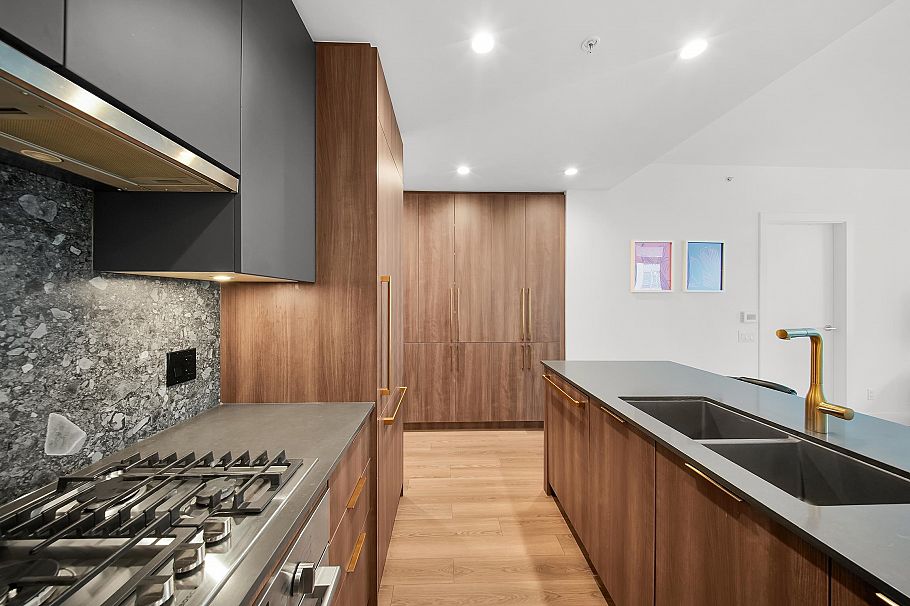 404 2375 Emery Court North Vancouver, BC - 6