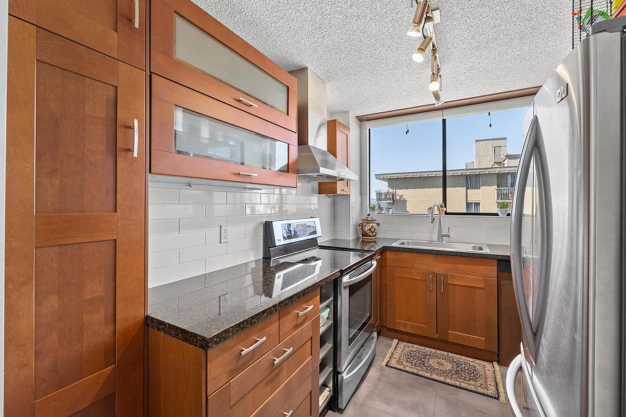 601 140 E Keith Road North Vancouver, BC - 9