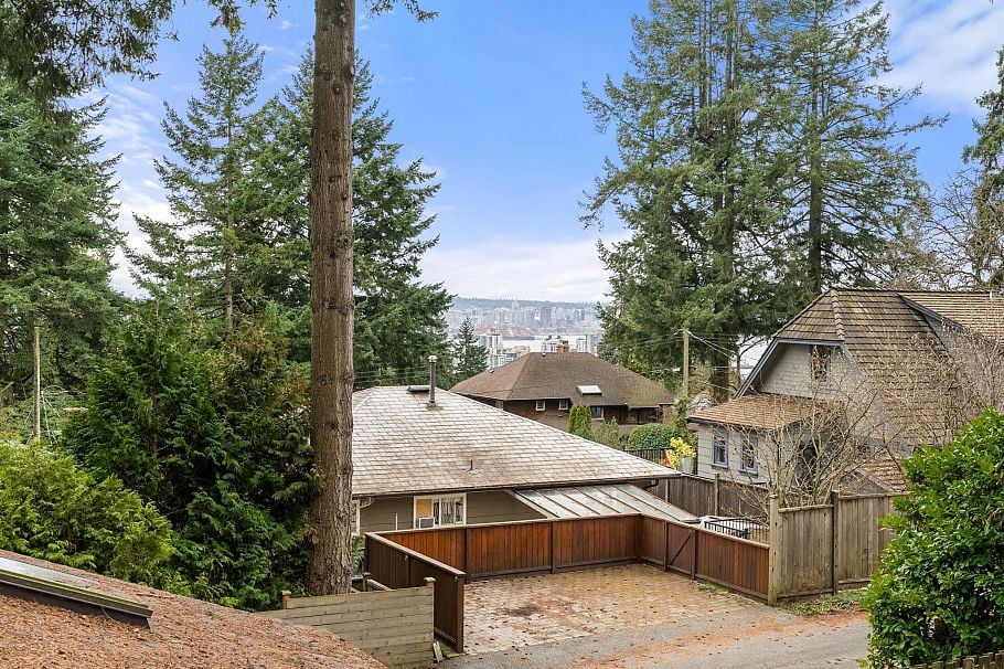 479 E 29th Street North Vancouver, BC - 15