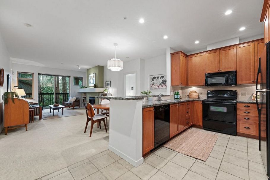 106 3125 Capilano Crescent North Vancouver, BC - 3