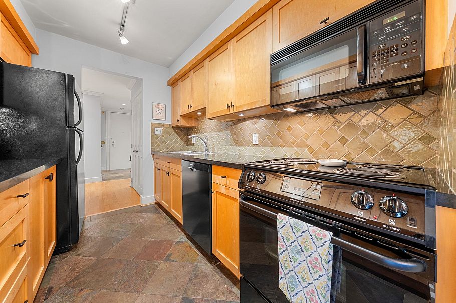 209 1720 W 12th Avenue Vancouver, BC - 13