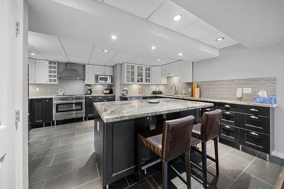 479 E 29th Street North Vancouver, BC - 24