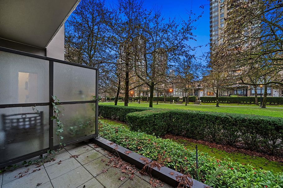 TH23 2345 Madison Avenue Burnaby, BC - 24