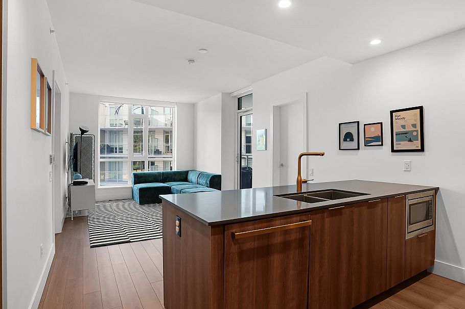 404 2375 Emery Court North Vancouver, BC - 8