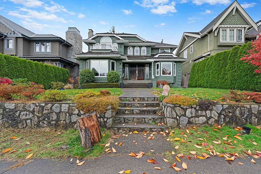 4053 W 38th Avenue Vancouver, BC - 39