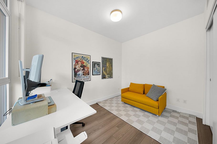 404 2375 Emery Court North Vancouver, BC - 16