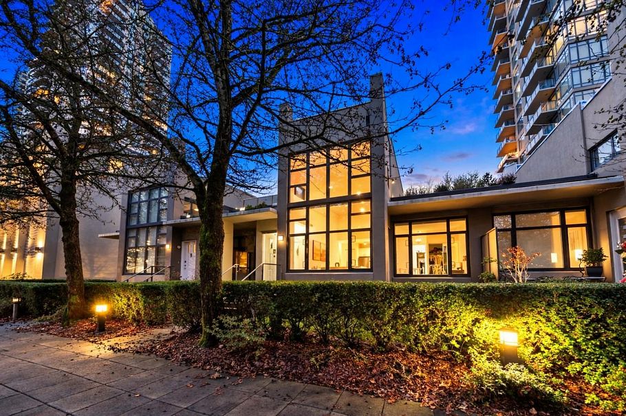 TH23 2345 Madison Avenue Burnaby, BC - 1