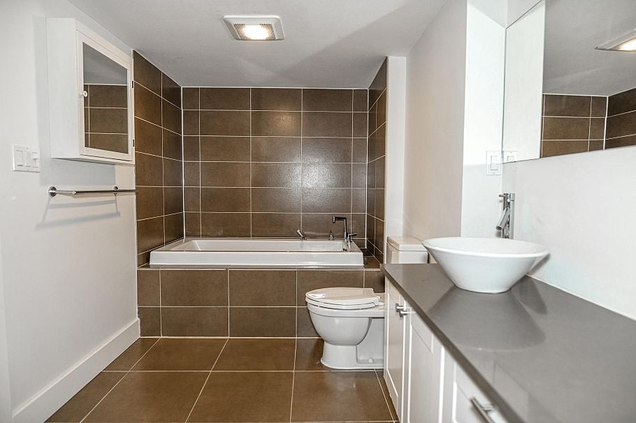 202 1188 Quebec Street Vancouver, BC - 23