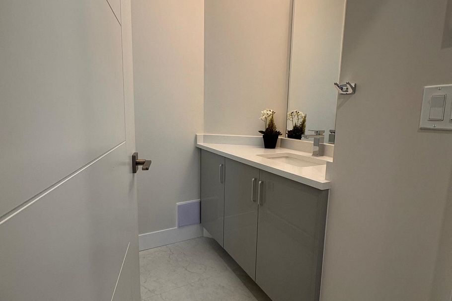 8319 French Street Vancouver, BC - 12