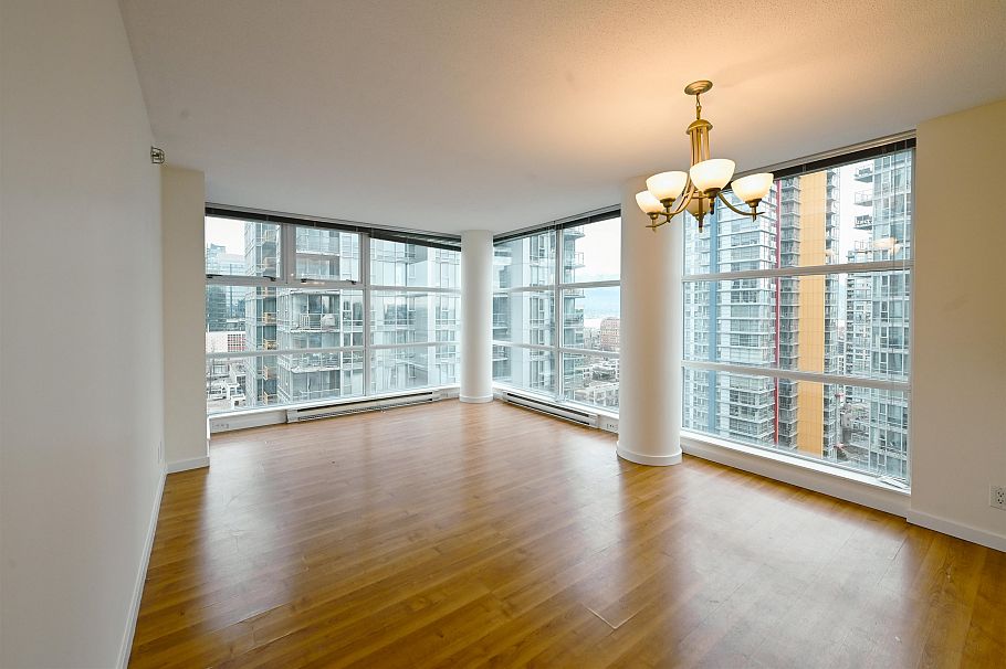 2206 111 W Georgia Street Vancouver, BC - 10
