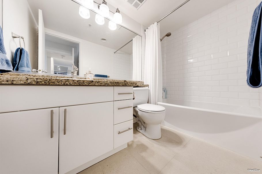 2704 1188 Howe Street Vancouver, BC - 22