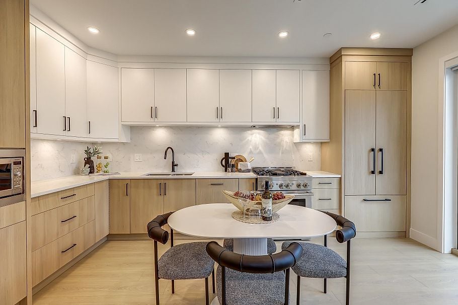 2 3695 E 26 Avenue Vancouver, BC - 11