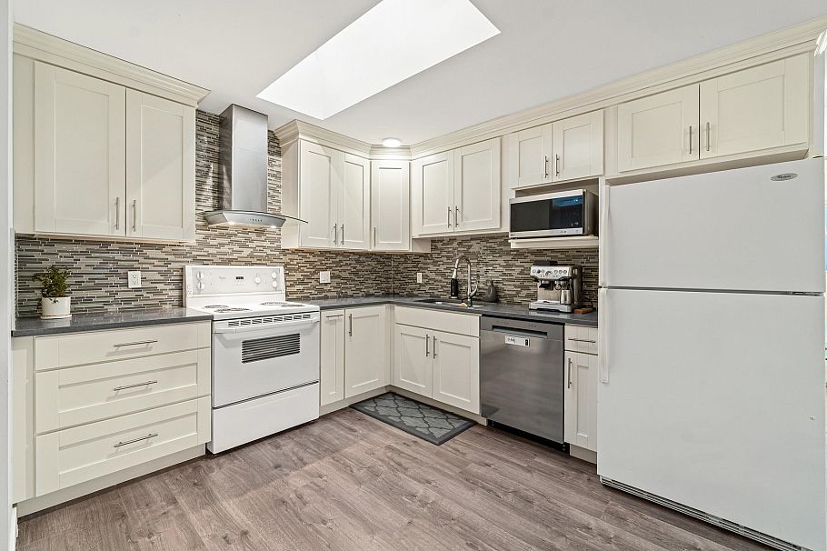 3529 Napier Street Vancouver, BC - 13