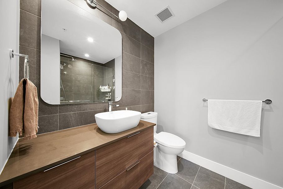 404 2375 Emery Court North Vancouver, BC - 14