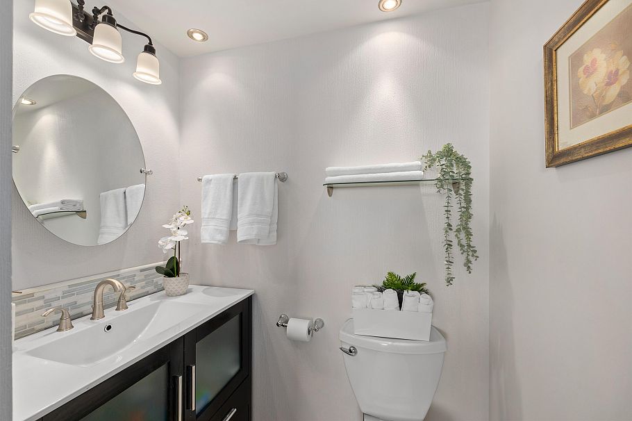 601 140 E Keith Road North Vancouver, BC - 16