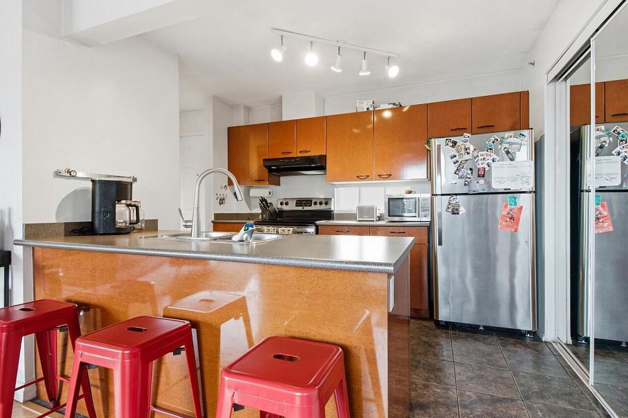 404 1688 E 8th Avenue Vancouver, BC - 10